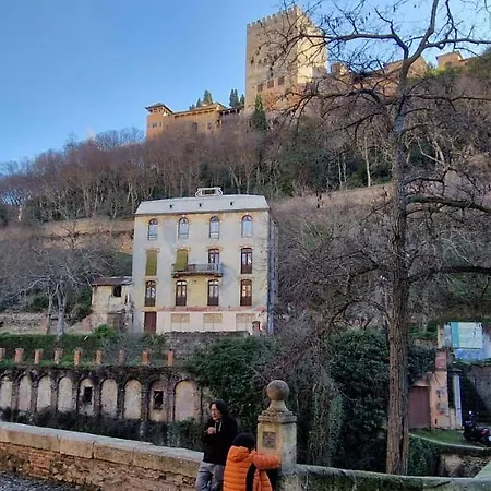 Patrimonio Arabe Vista A La Alhambra
